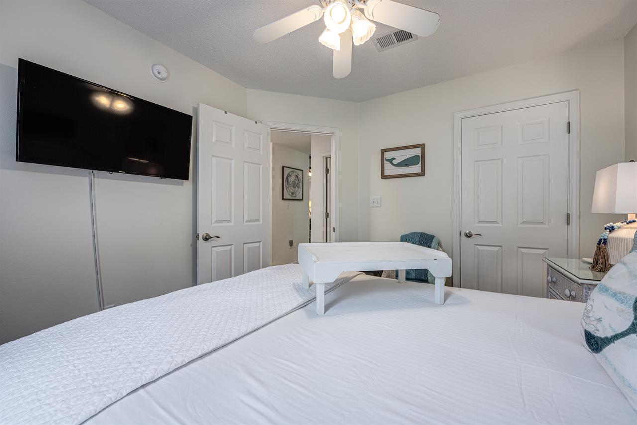 Guest bedroom 1