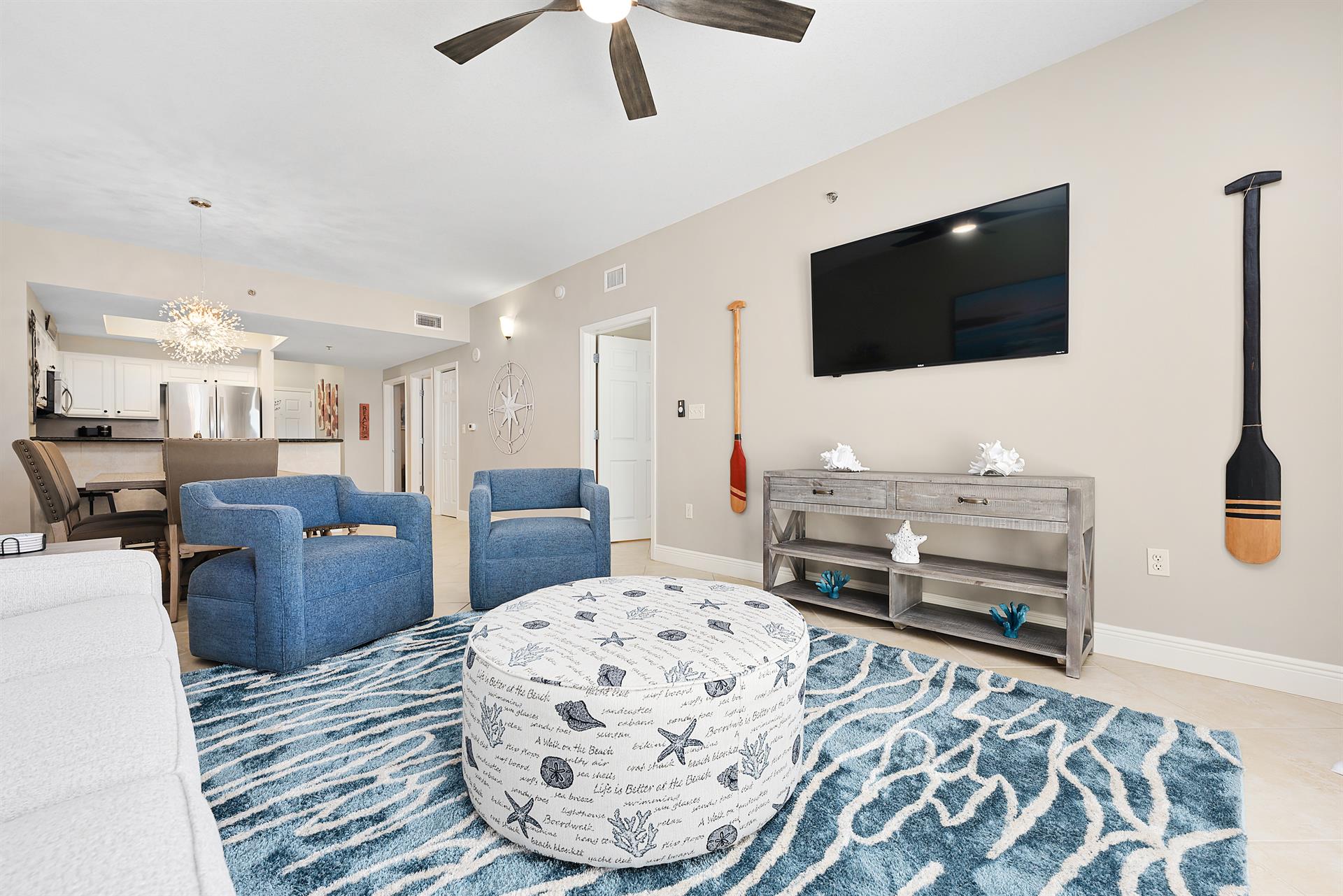 Living room to dining area