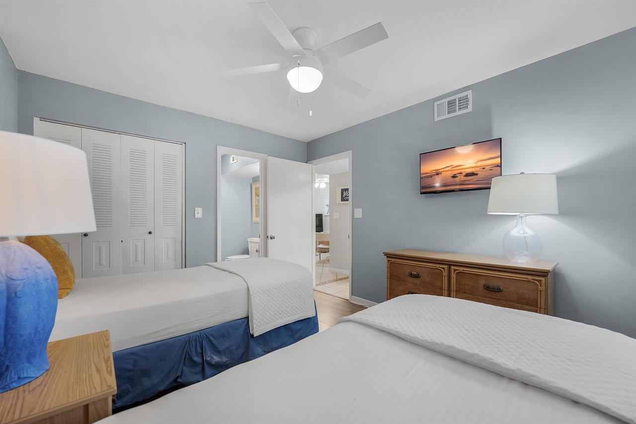 Guest bedroom