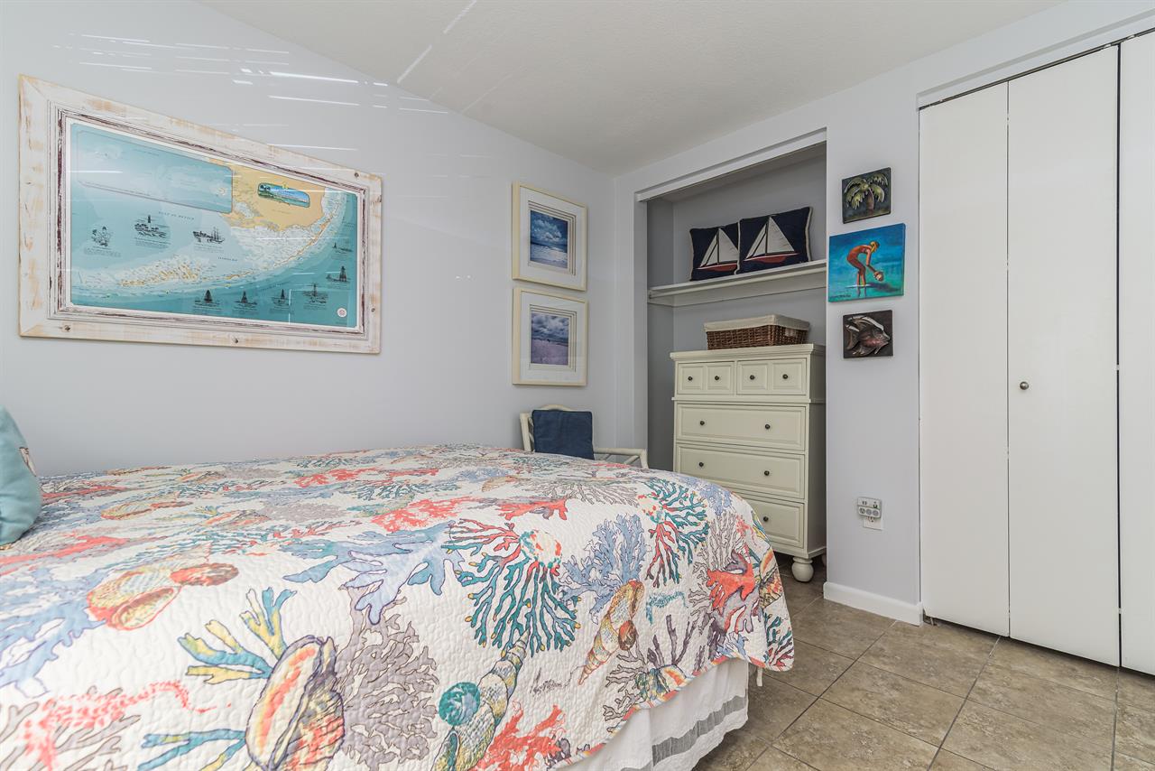 Guest bedroom