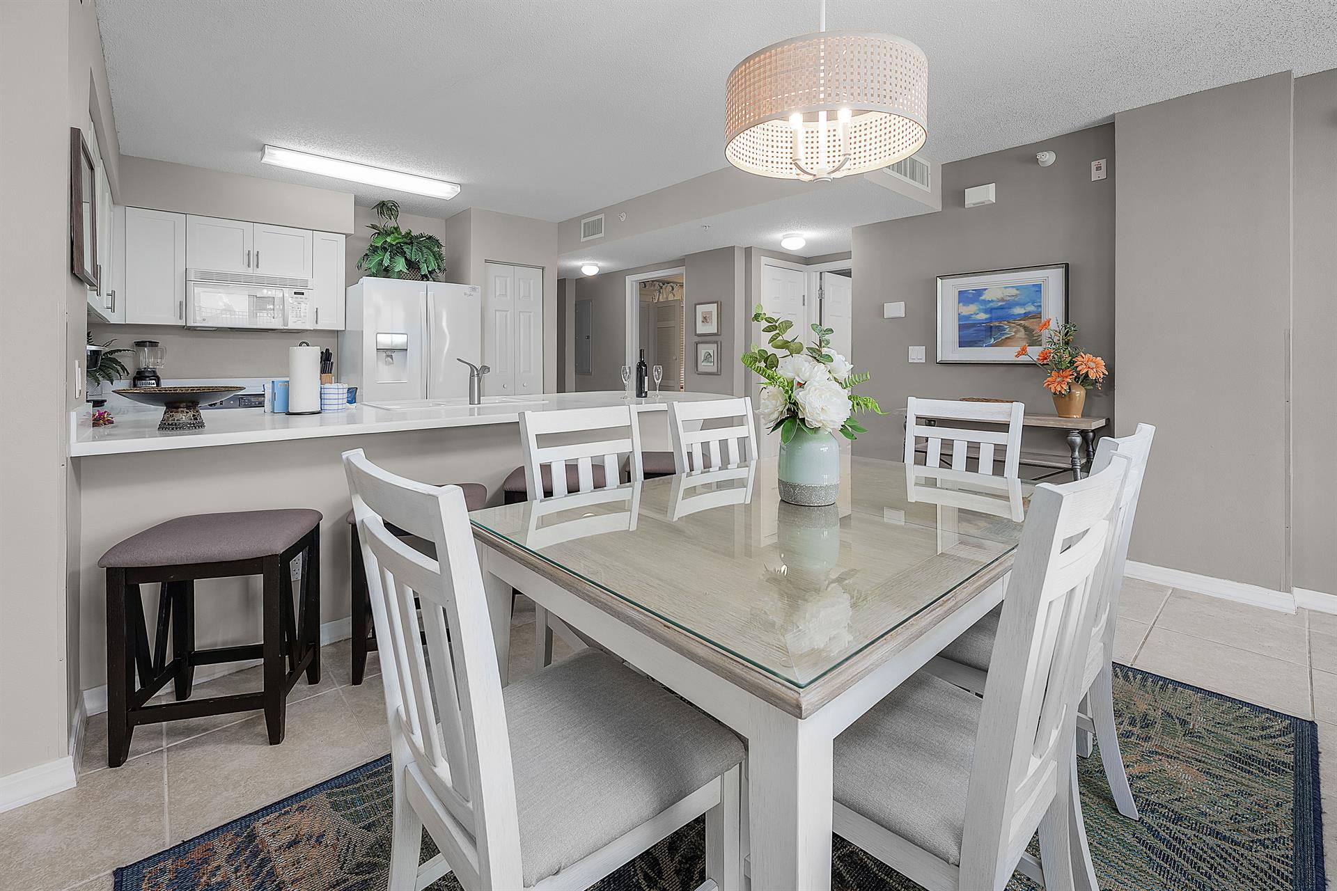 Dining area to Kitchen bar
