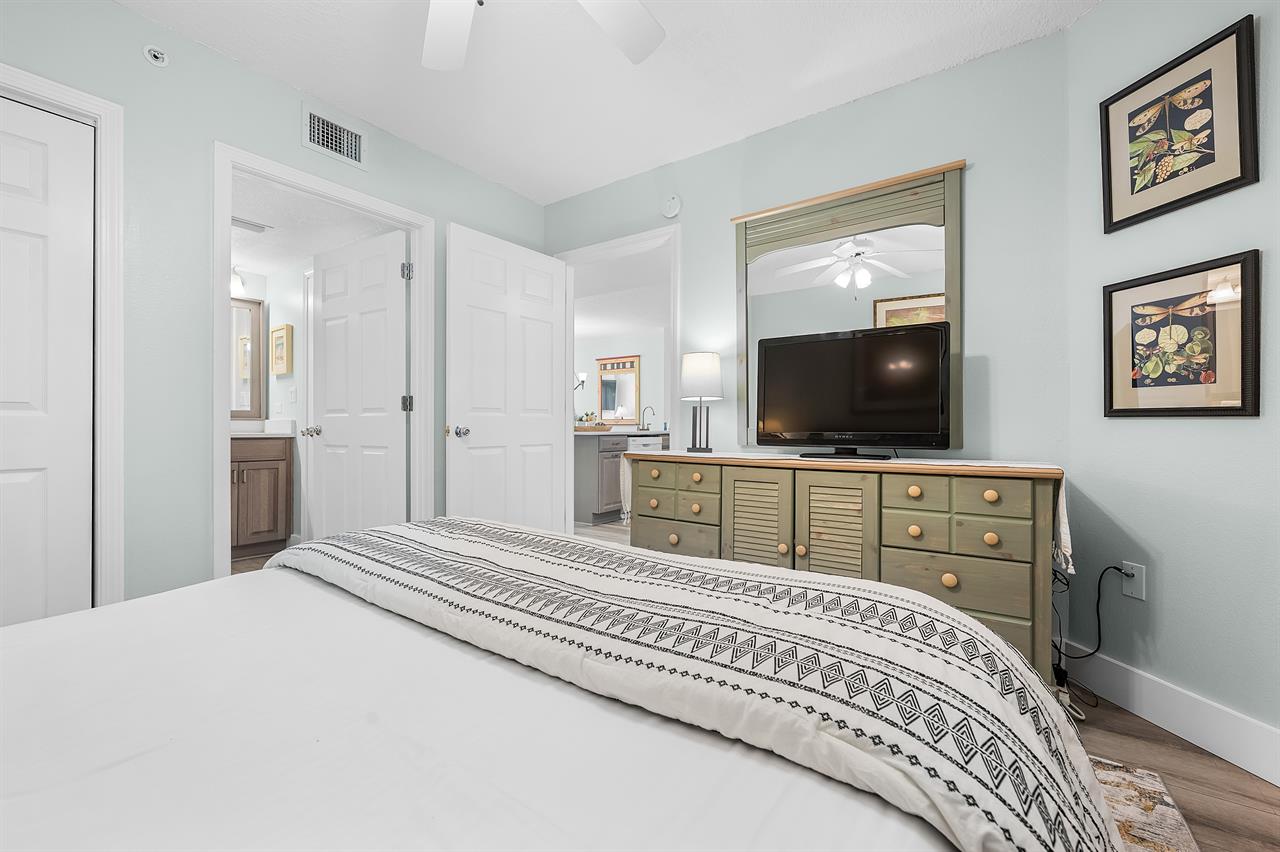 Guest bedroom 1