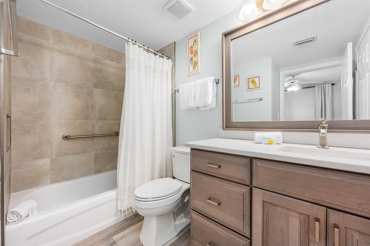 Guest bathroom 1