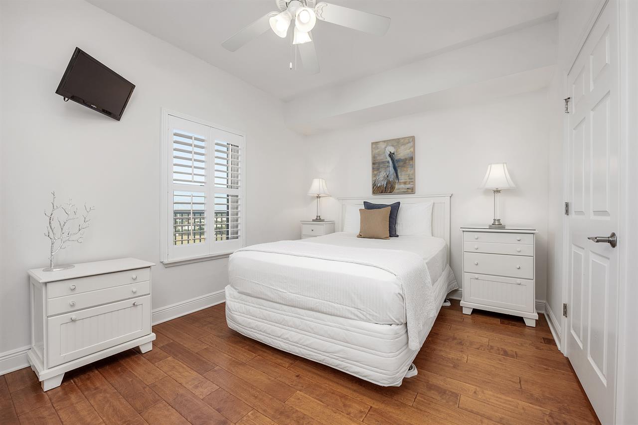 Guest bedroom