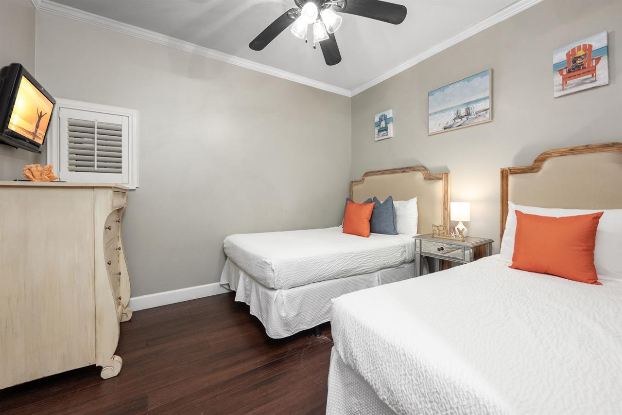 Guest bedroom