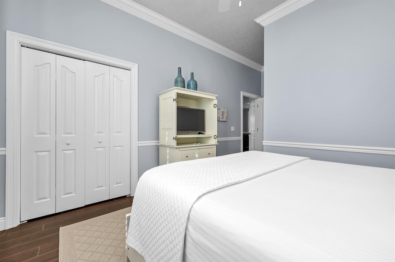 Guest bedroom 1