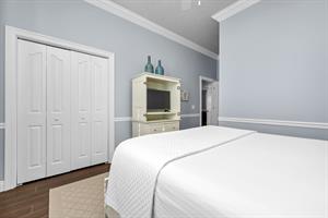 Guest bedroom 1