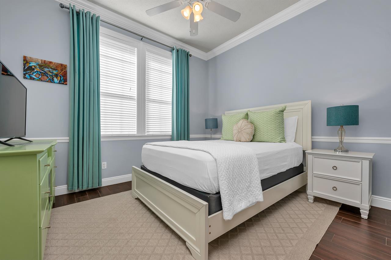 Guest bedroom 2