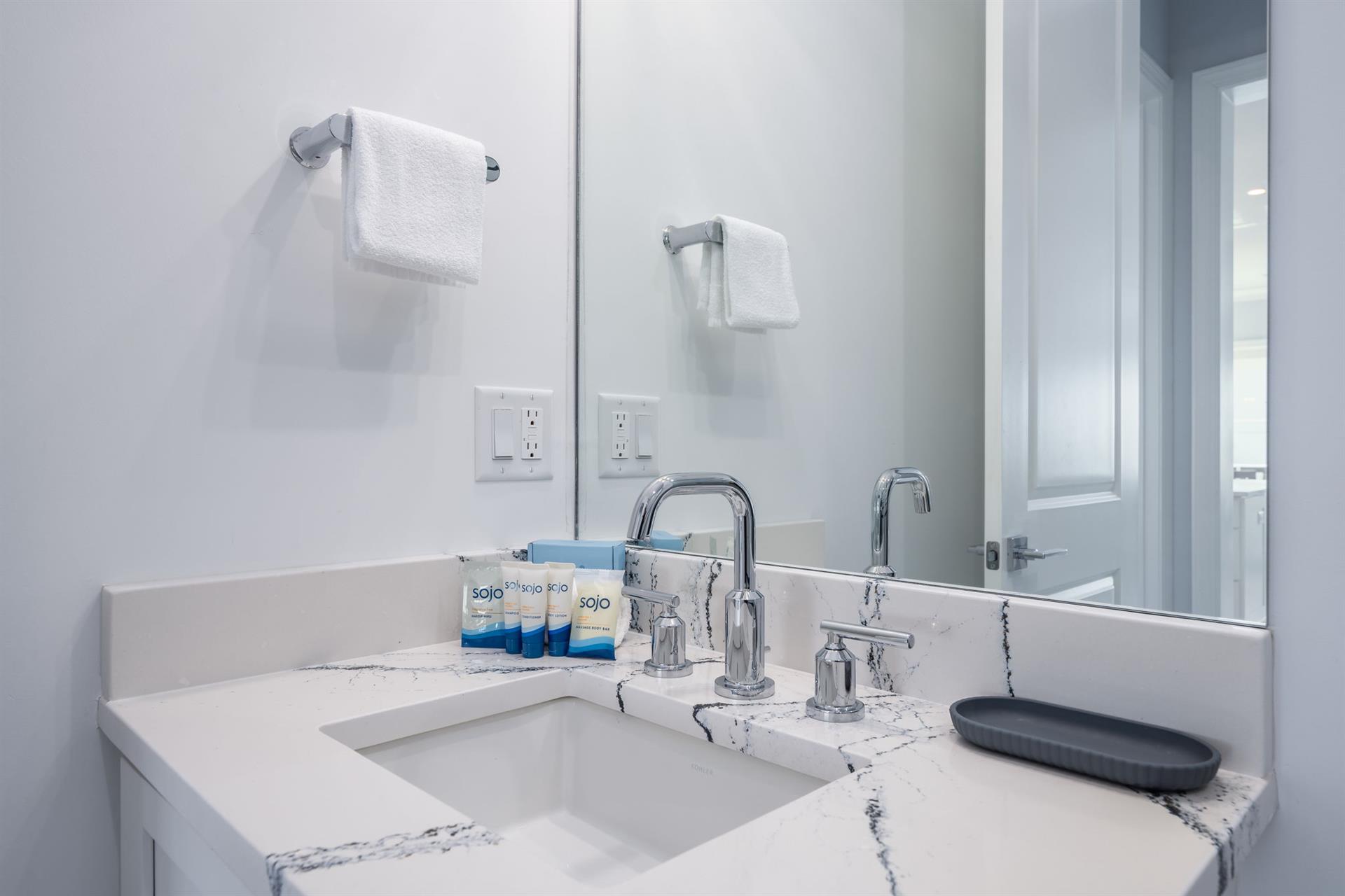 Cape Cod Suite bathroom 2nd floor