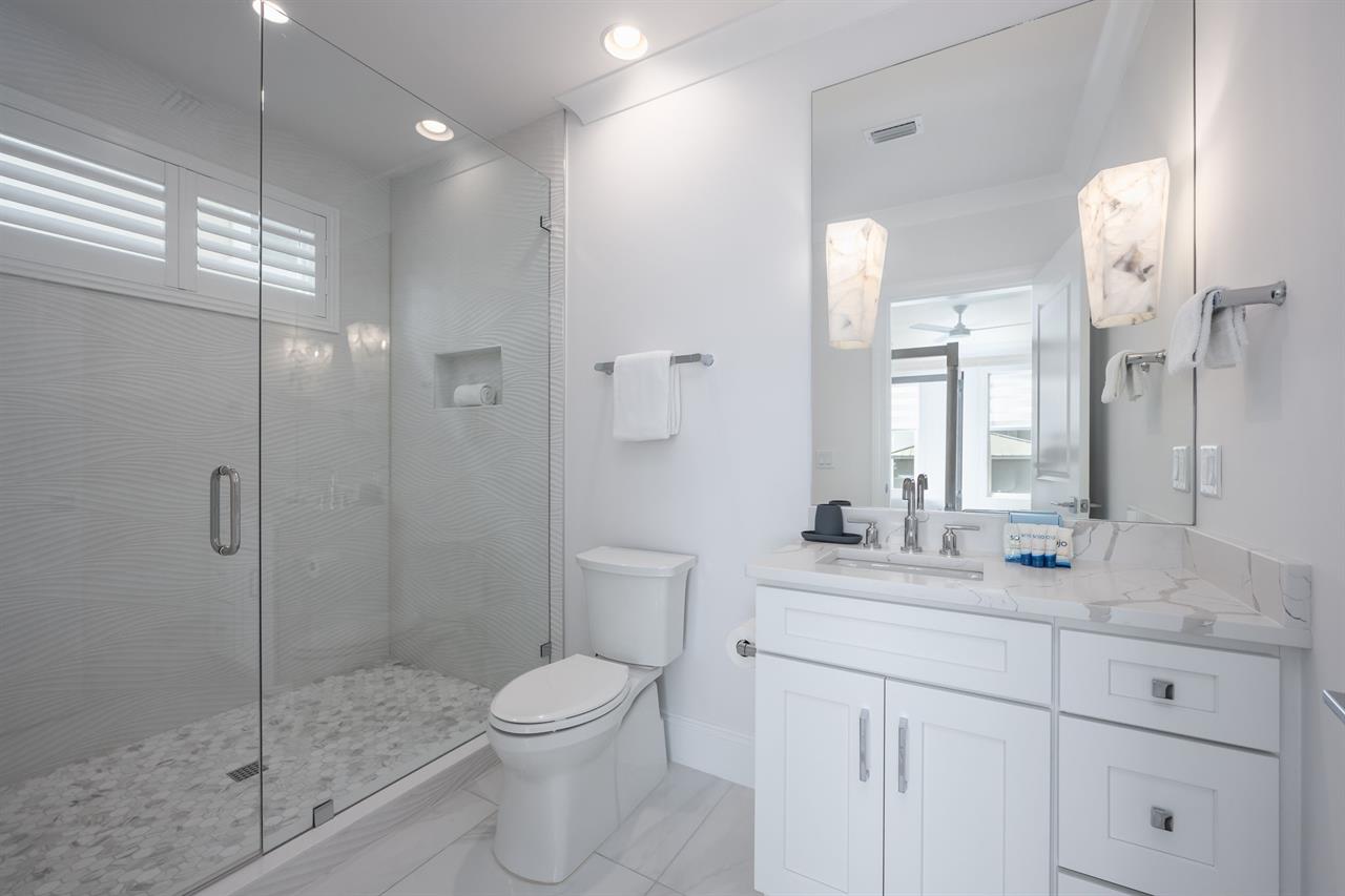 Galveston Suite bathroom 3rd floor