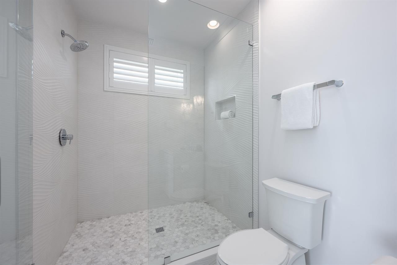 Galveston Suite bathroom 3rd floor