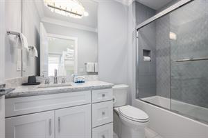 The Mermaid Suite bathroom 3rd floor