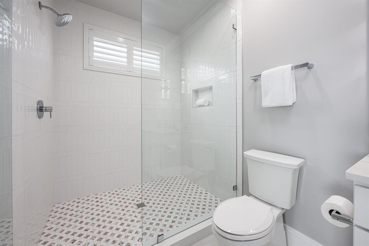 The Miami Suite bathroom 4th floor
