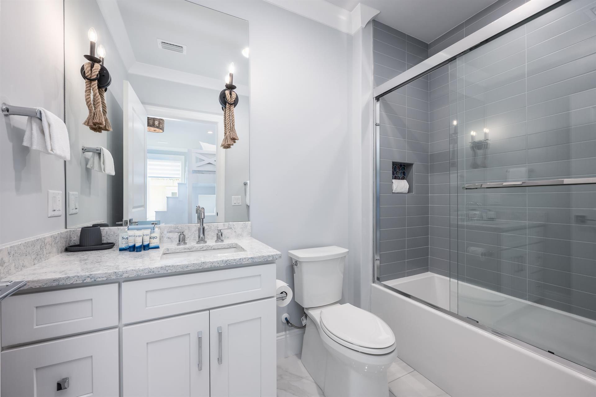 The Pirates Suite bathroom 4th floor