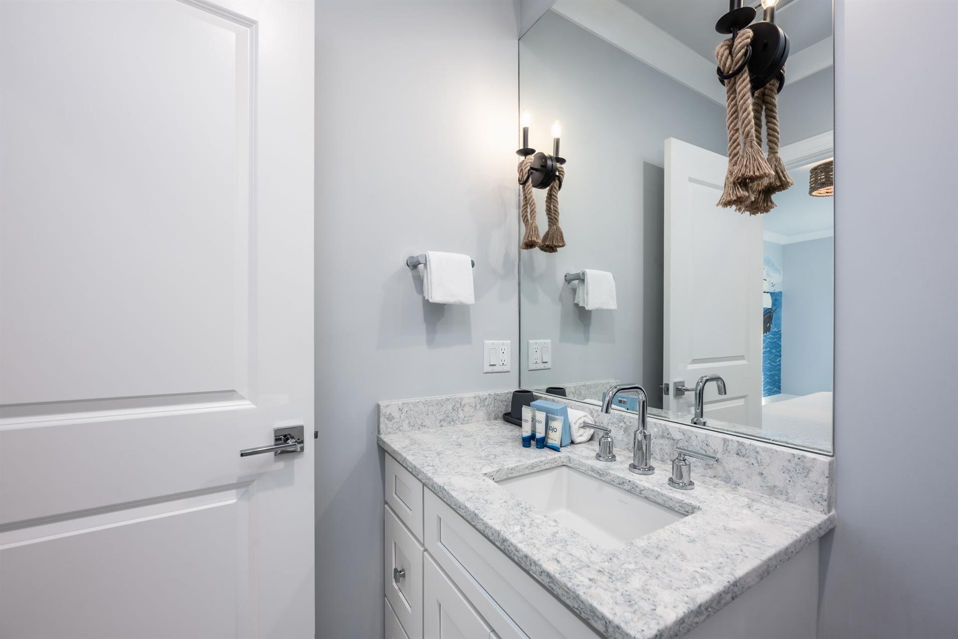 The Pirates Suite bathroom 4th floor