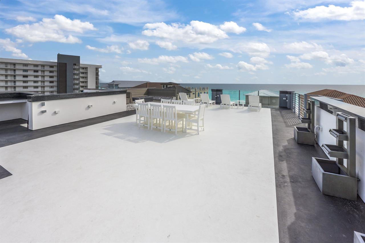 Rooftop lounge