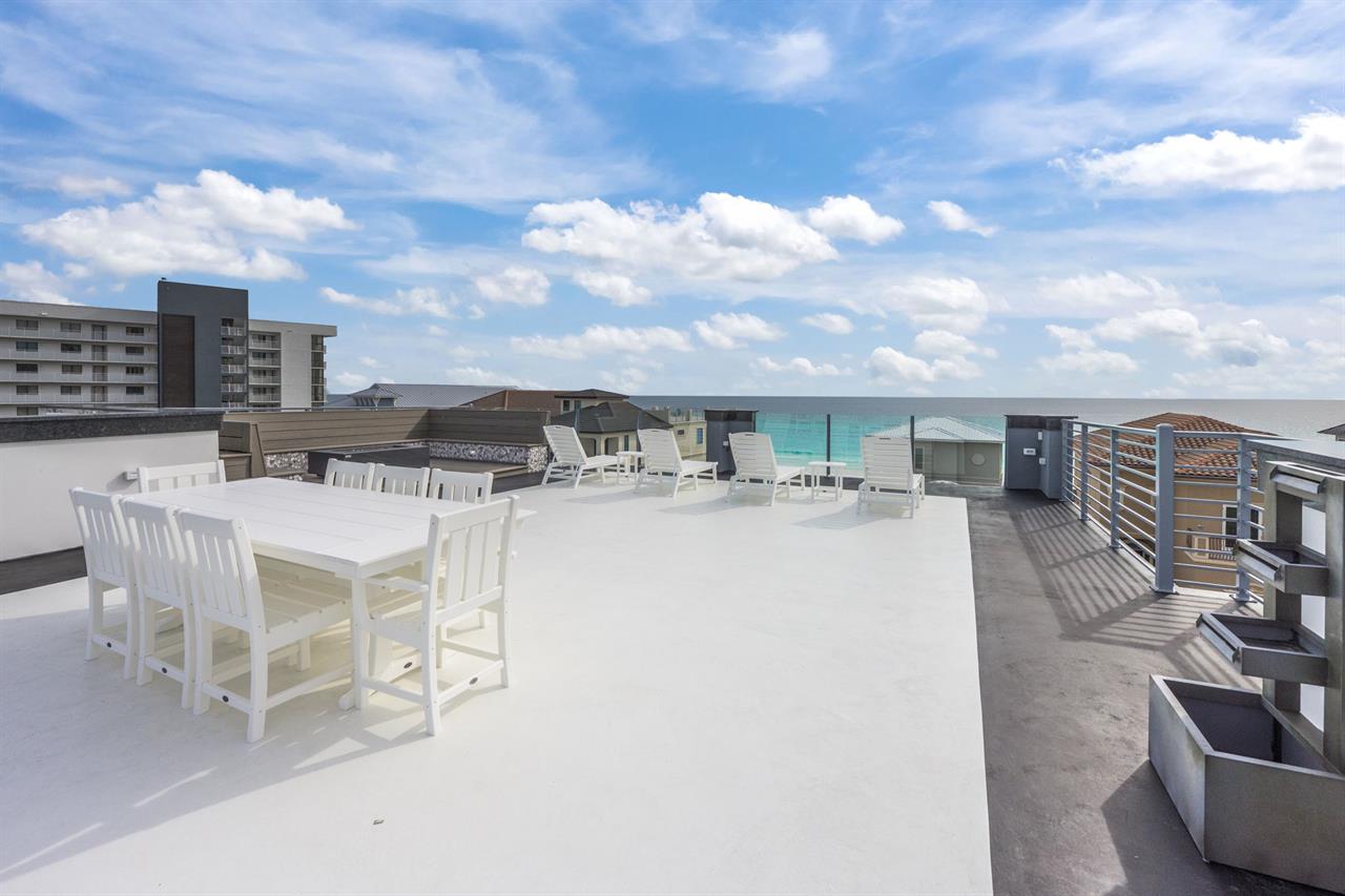 Rooftop lounge