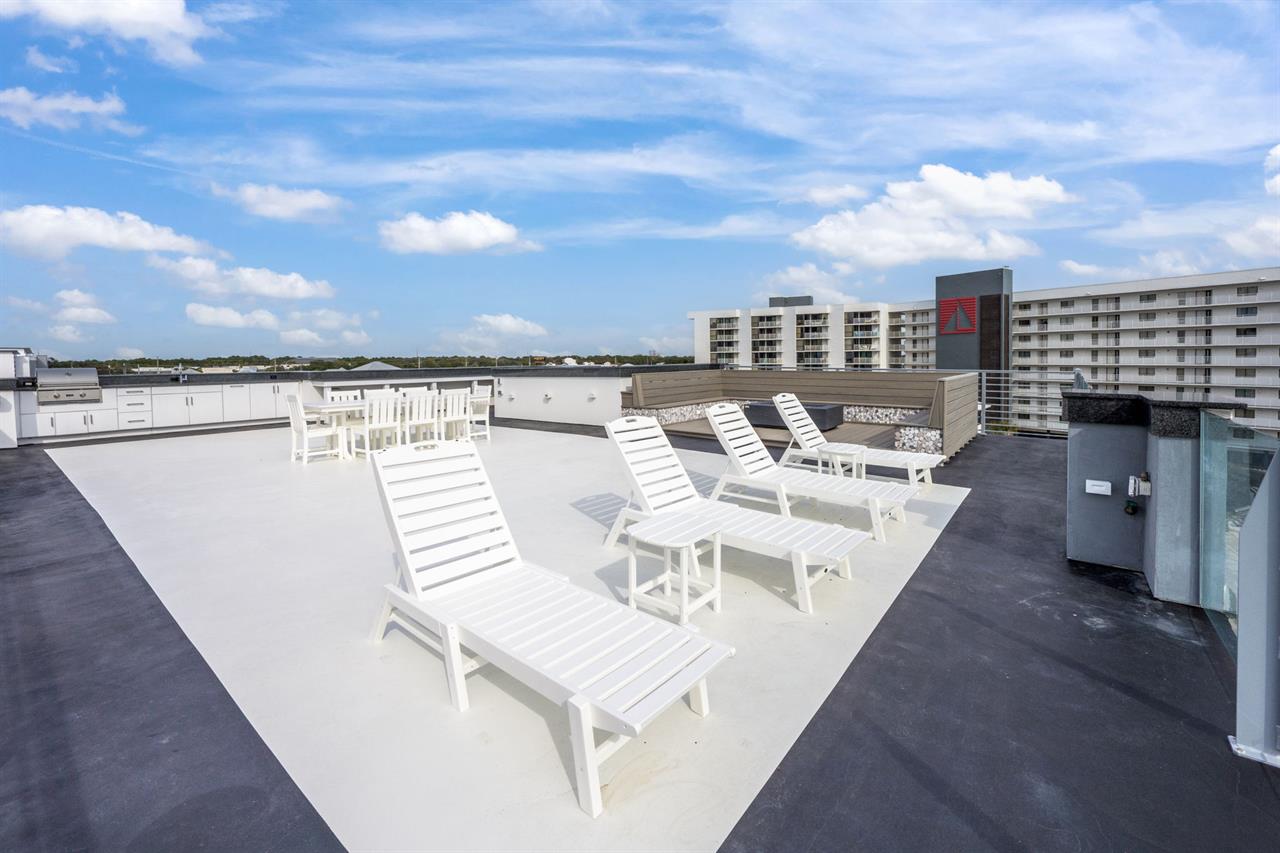 Rooftop lounge
