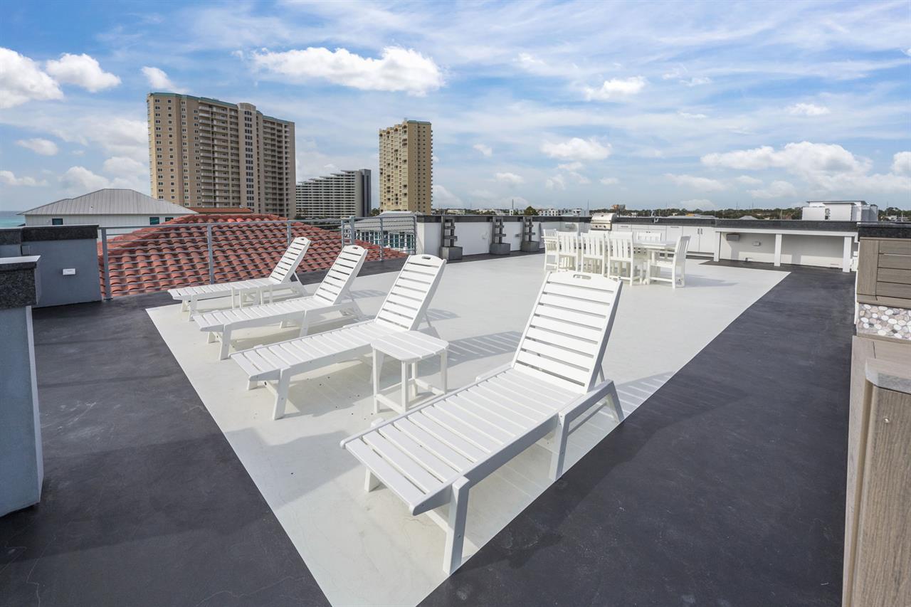 Rooftop lounge