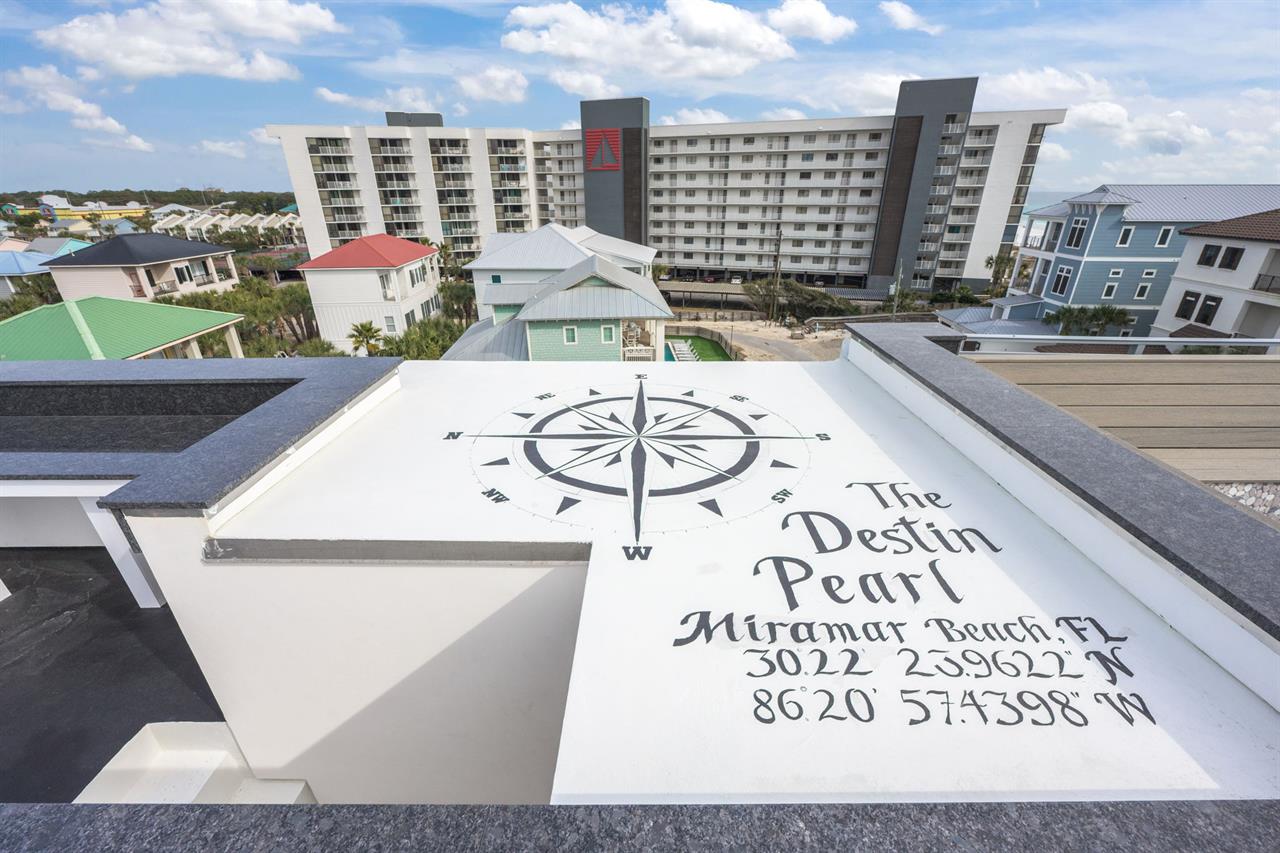 The Destin Pearl rooftop mural