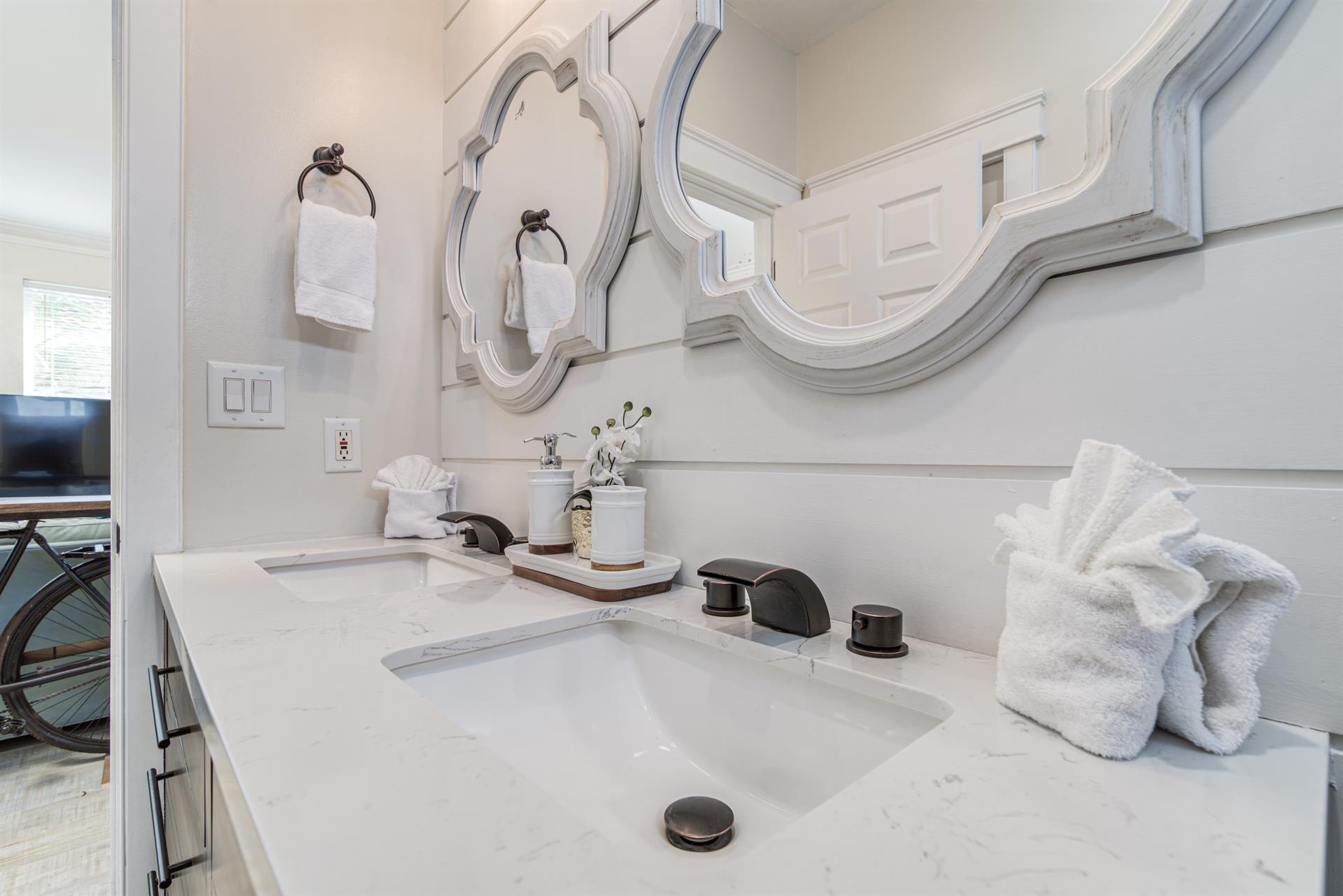 2nd floor guest bathroom