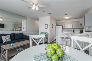 Dining area to breakfast bar
