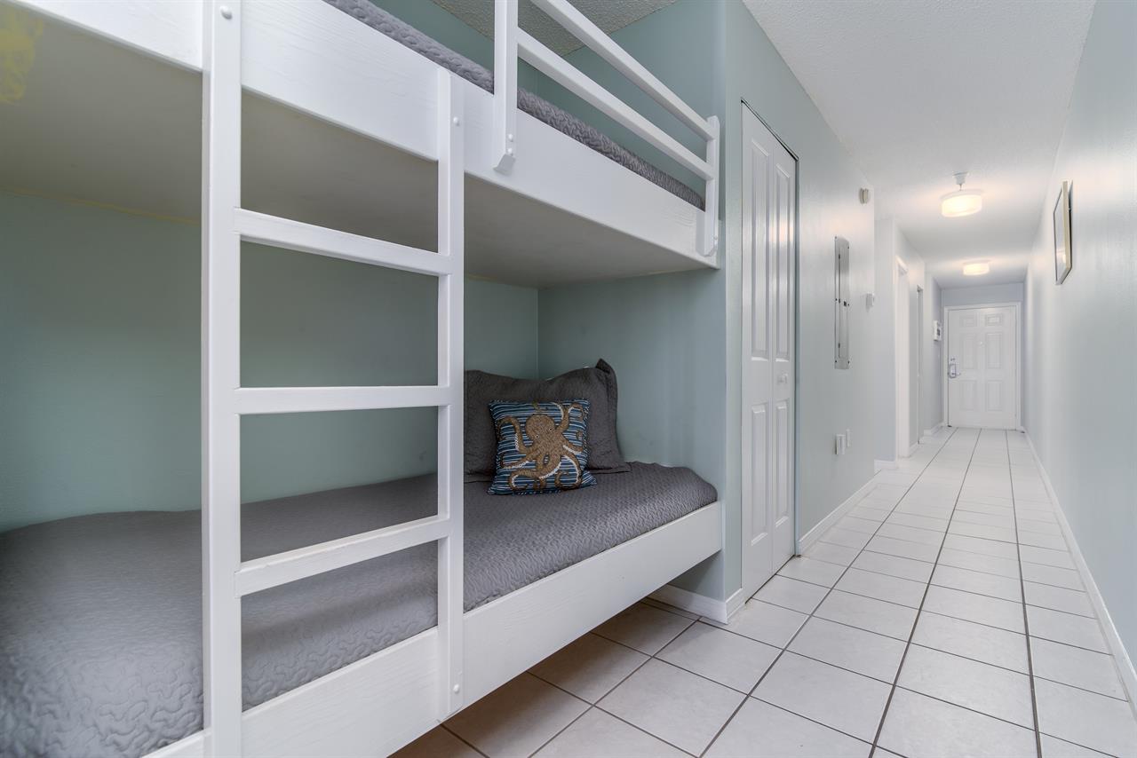 Hallway bunkbeds