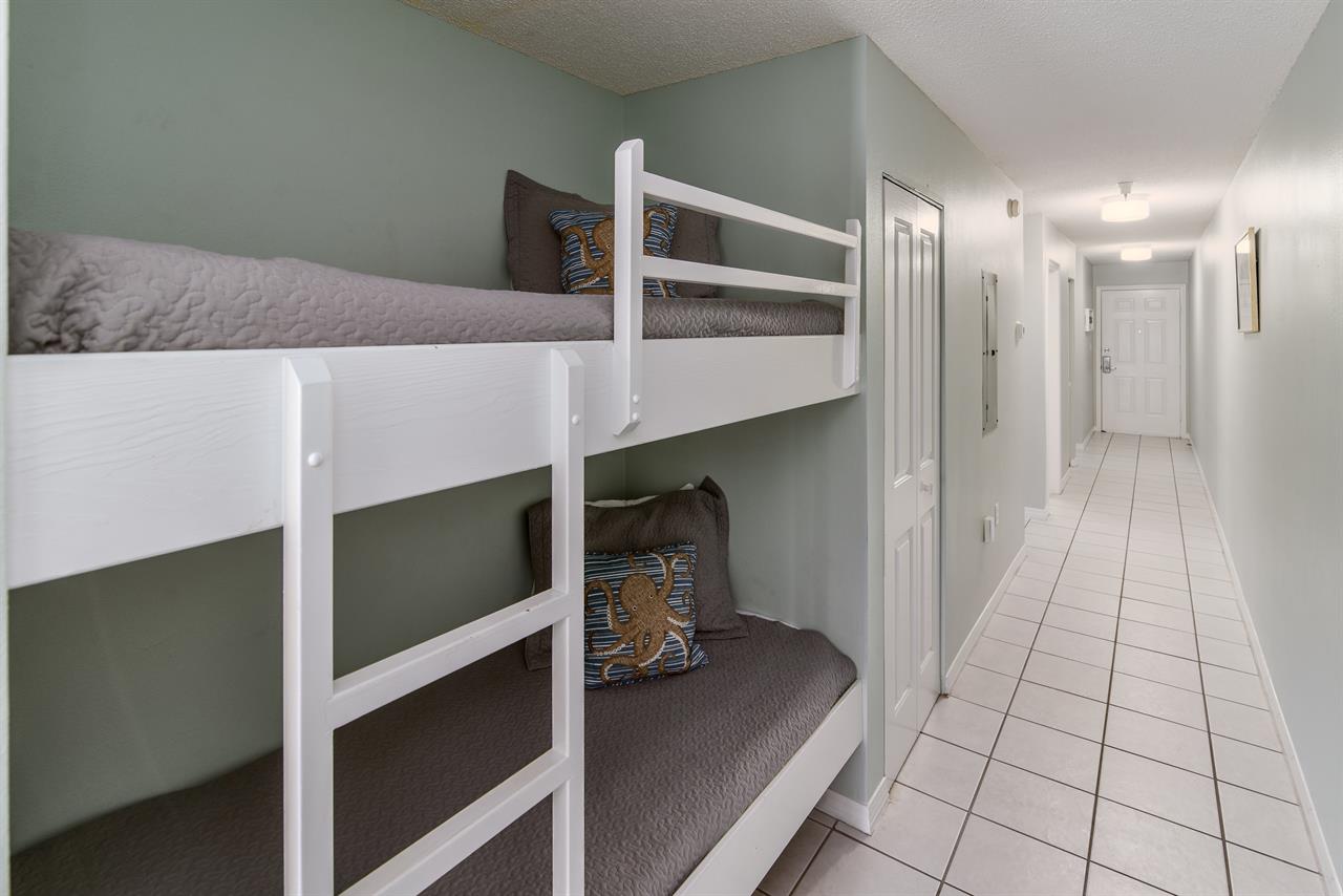 Hallway bunkbeds