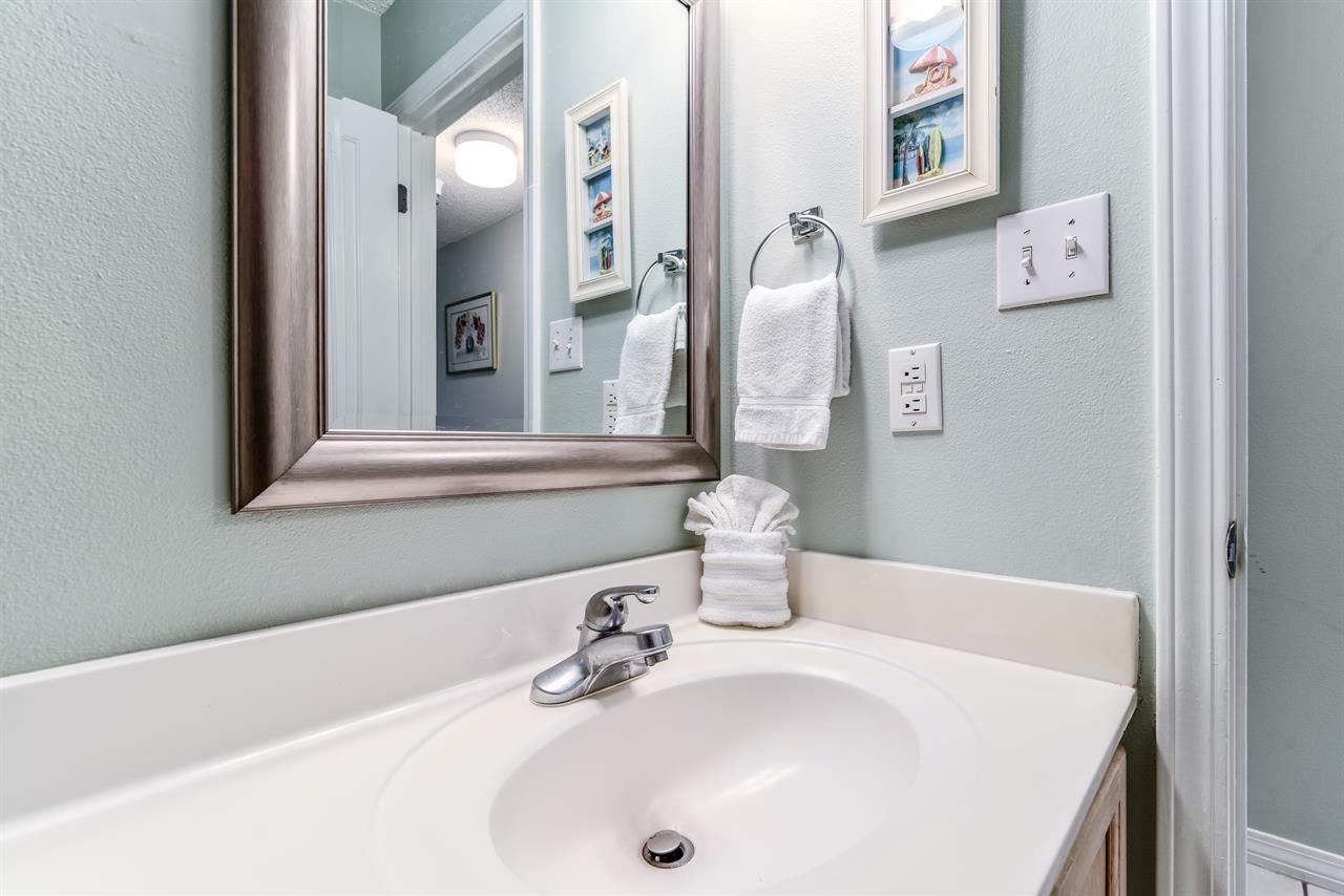 Bathroom vanity