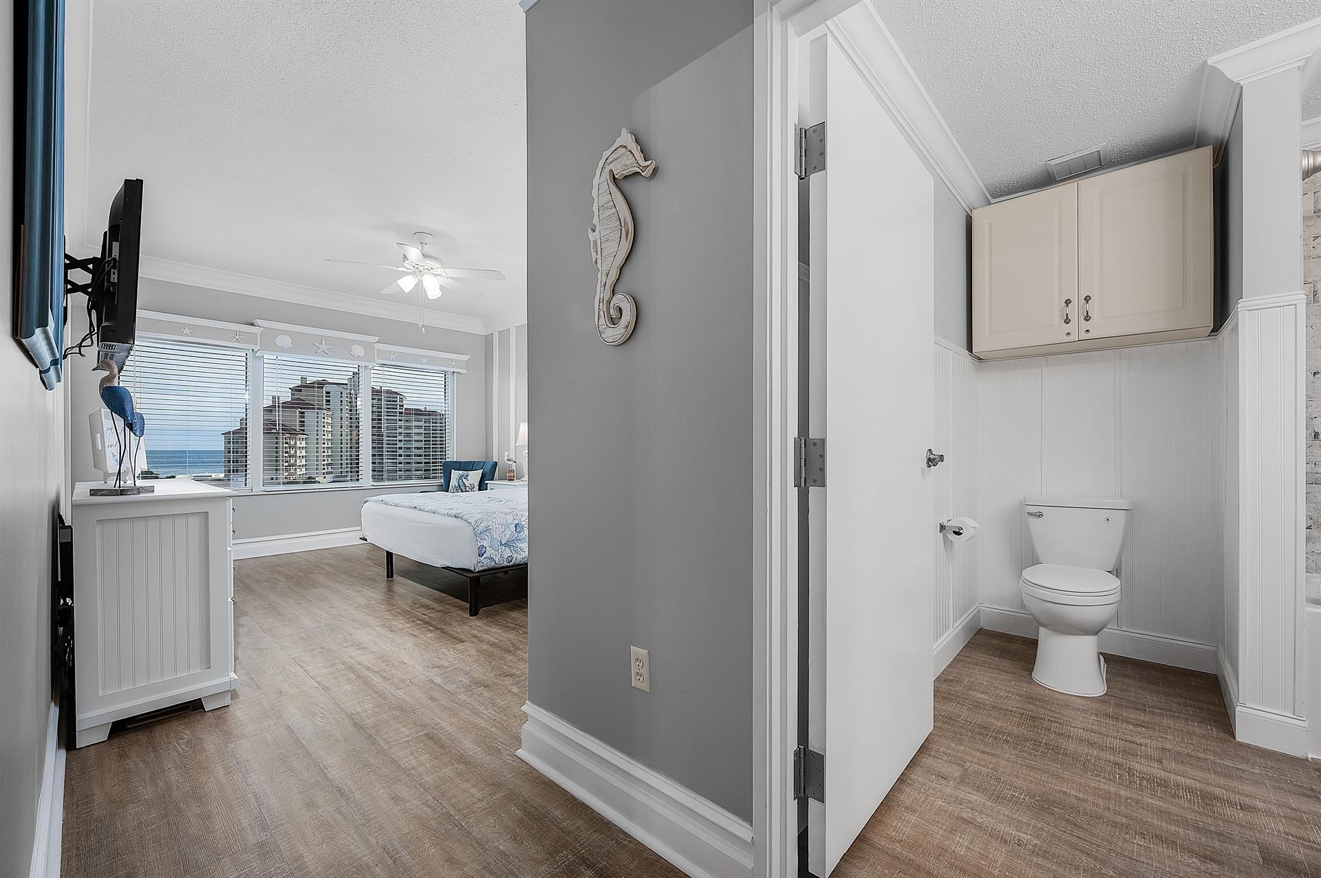 Master bedroom  bathroom
