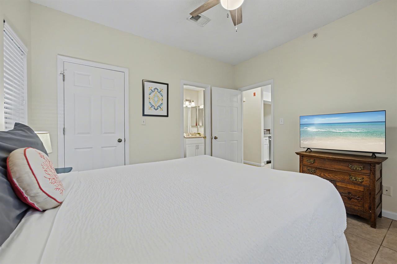 Guest bedroom
