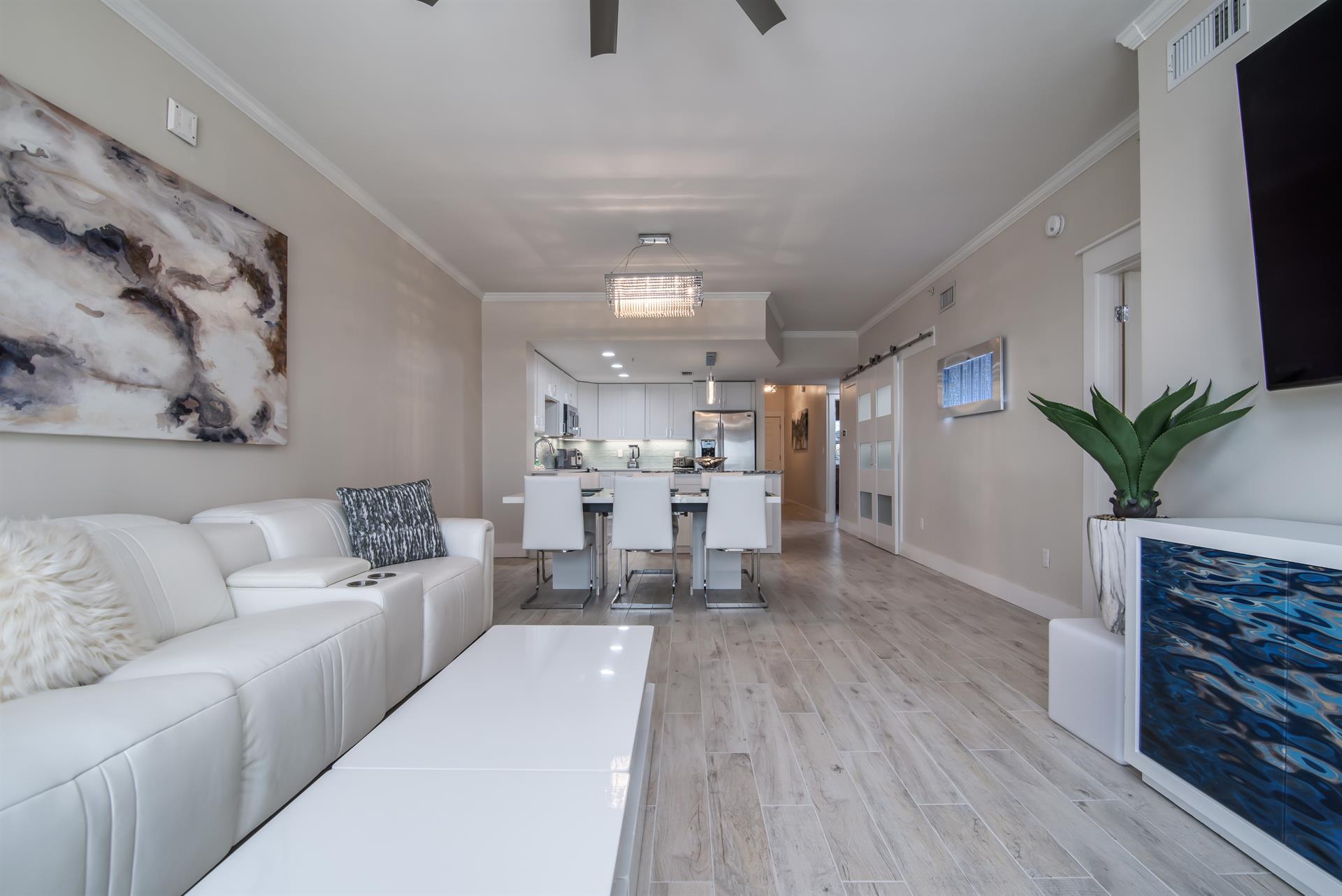 Living room to dining area