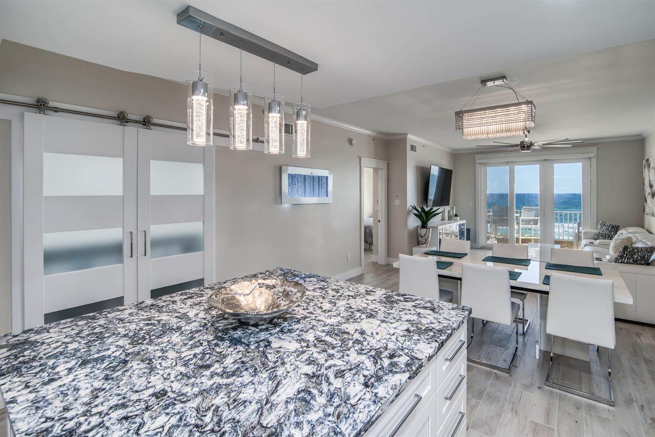 Breakfast bar to dining area