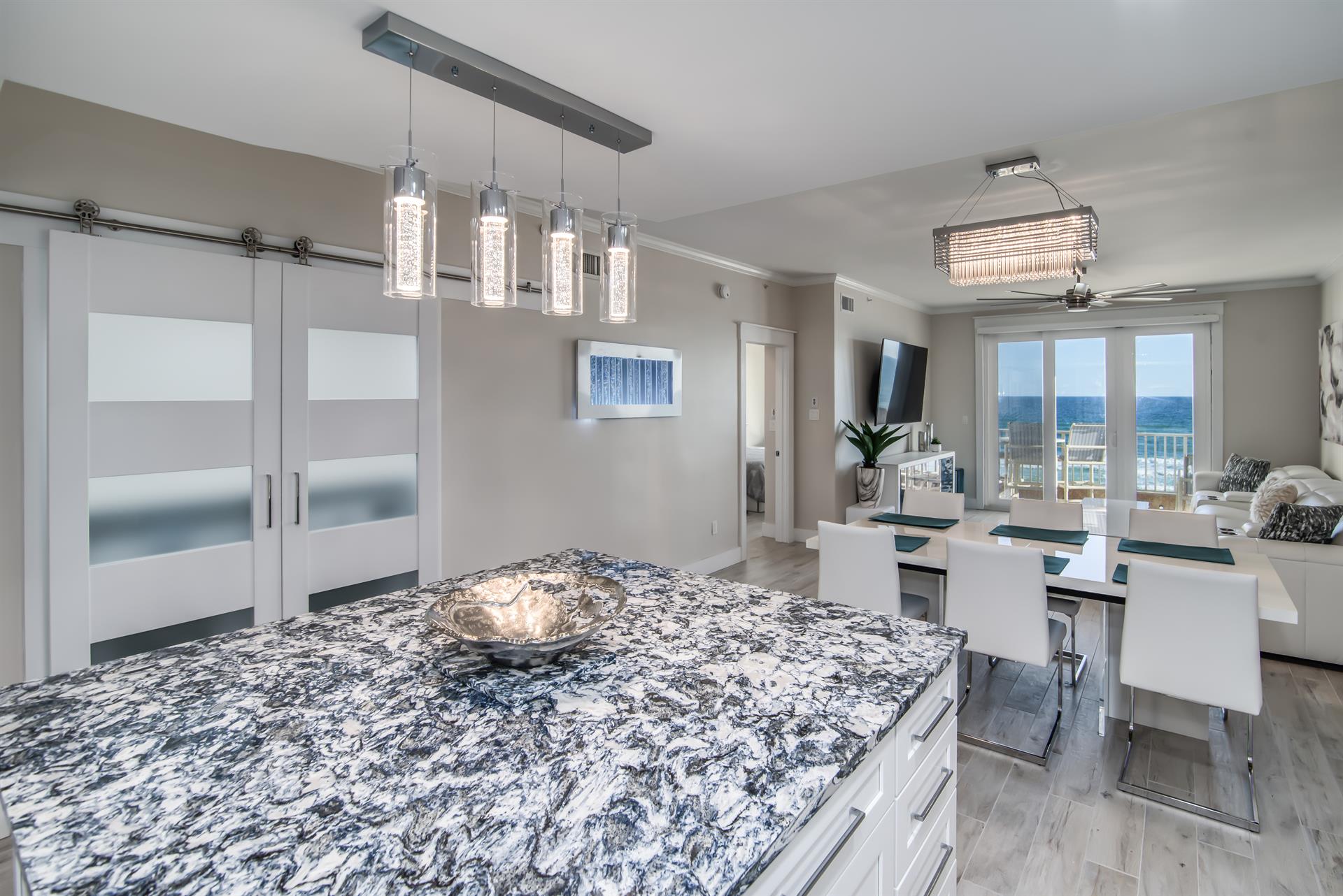 Breakfast bar to dining area