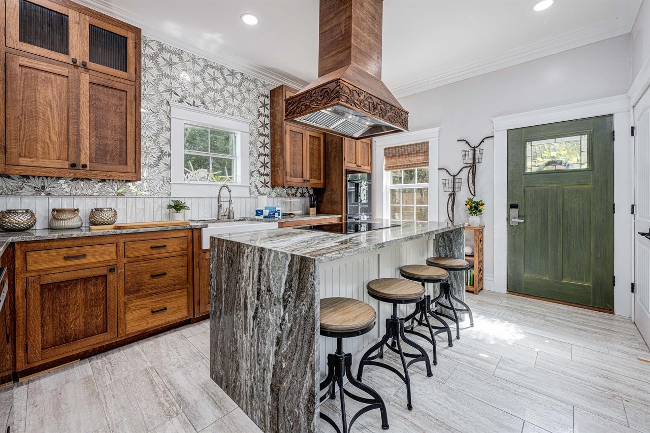 Breakfast bar  kitchen area