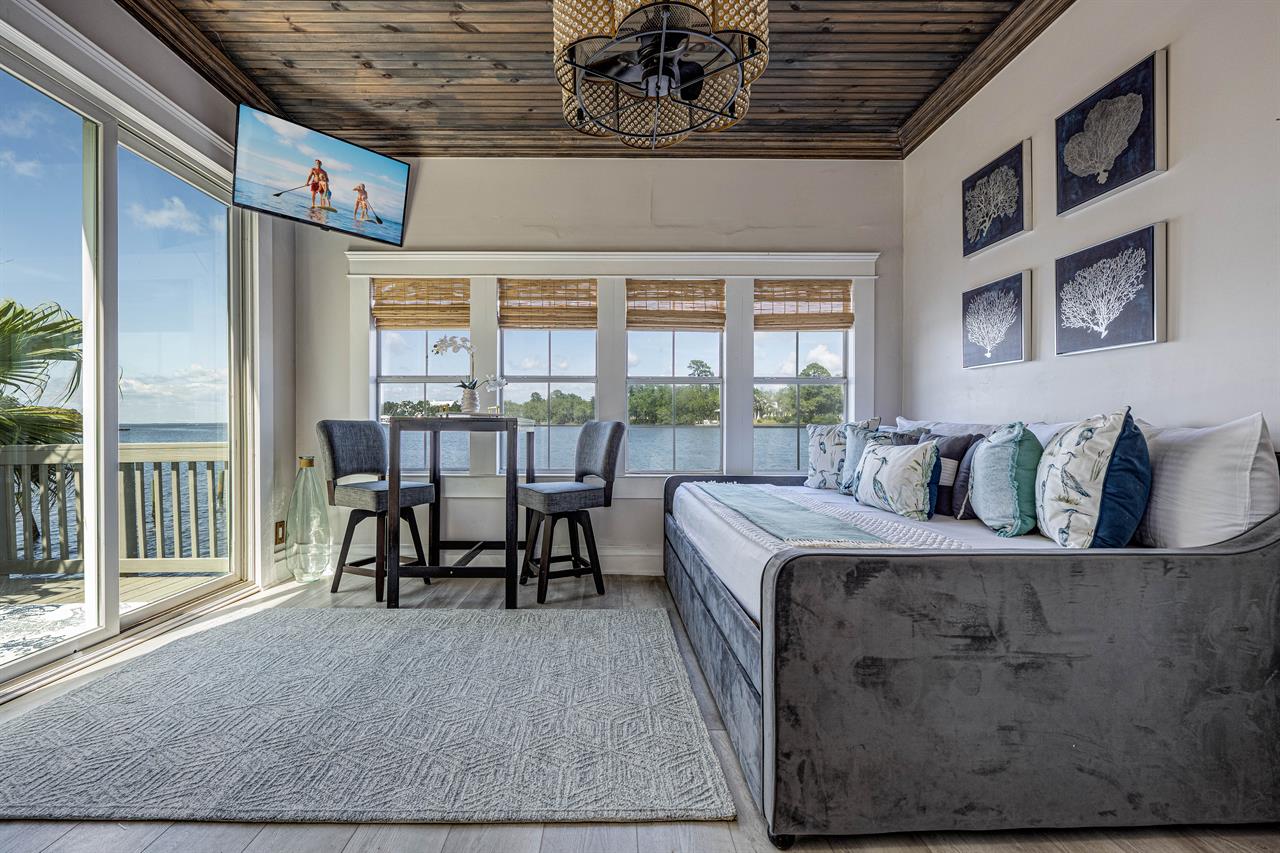 Guest bedroom