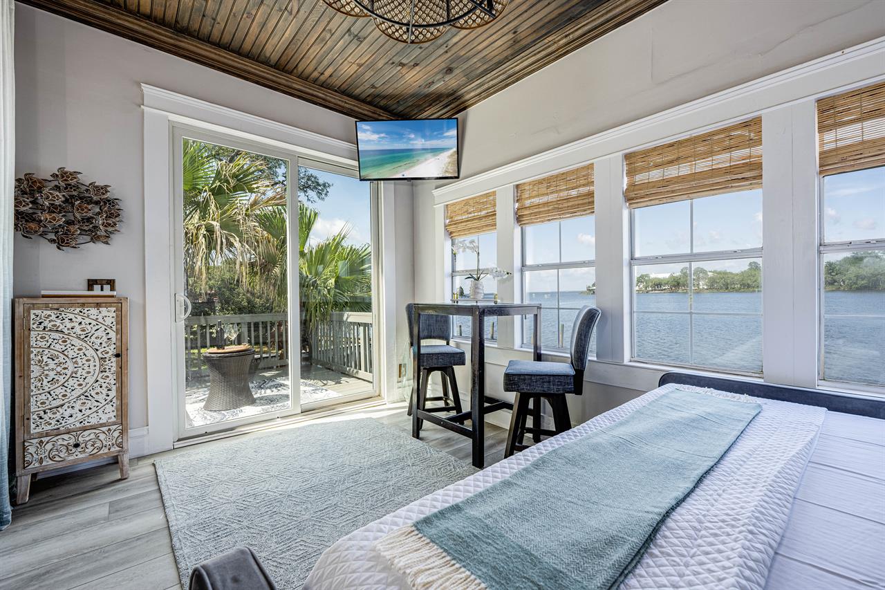 Guest bedroom
