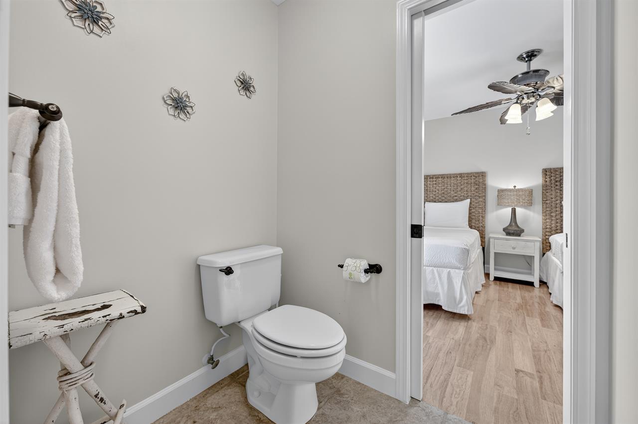 Guest bathroom 2