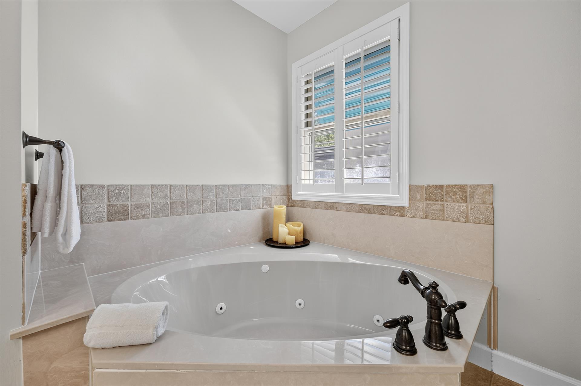 Master bathroom soaking tub