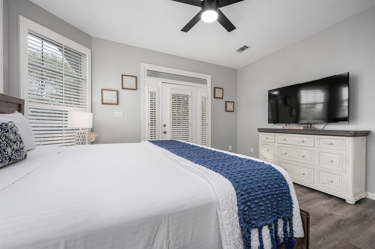 Guest bedroom 1