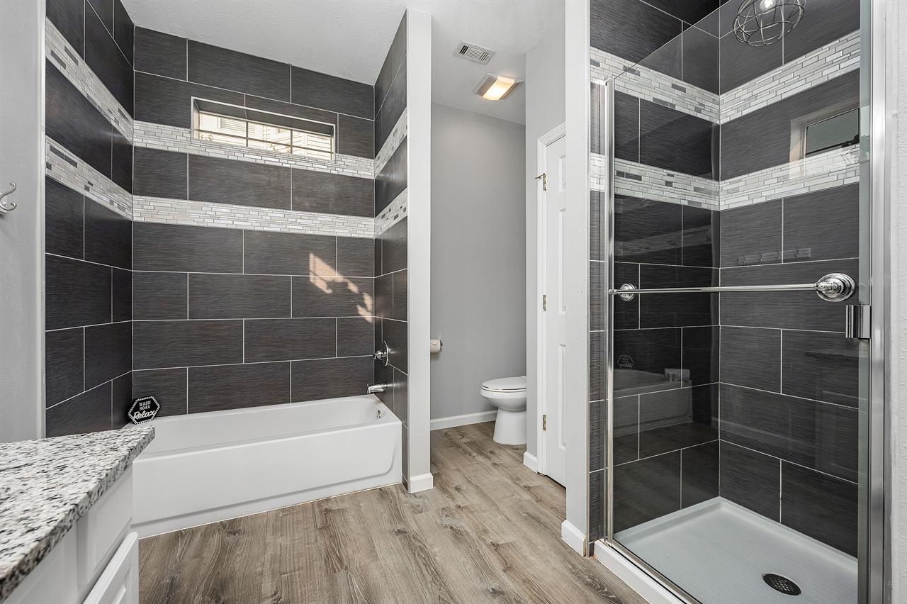 Guest bathroom 1