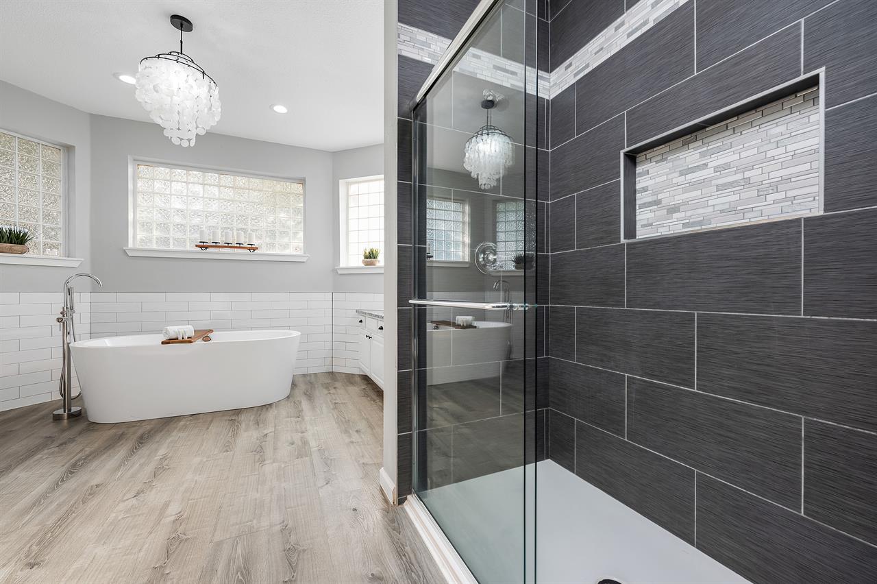 Master bathroom 2