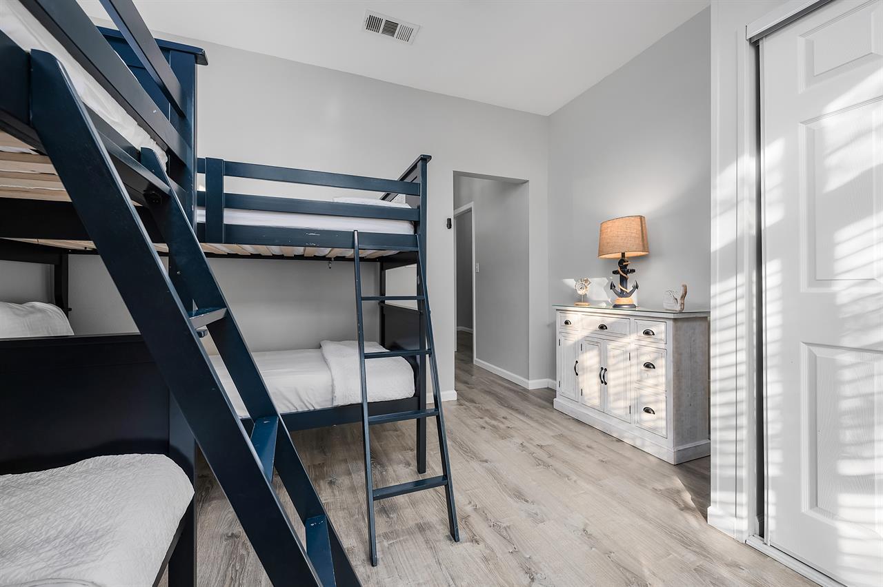 Guest bedroom 2