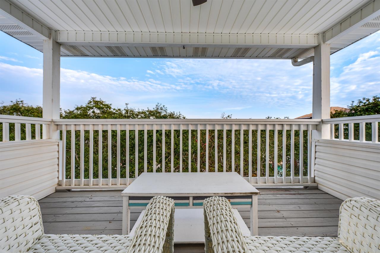 3rd floor balcony