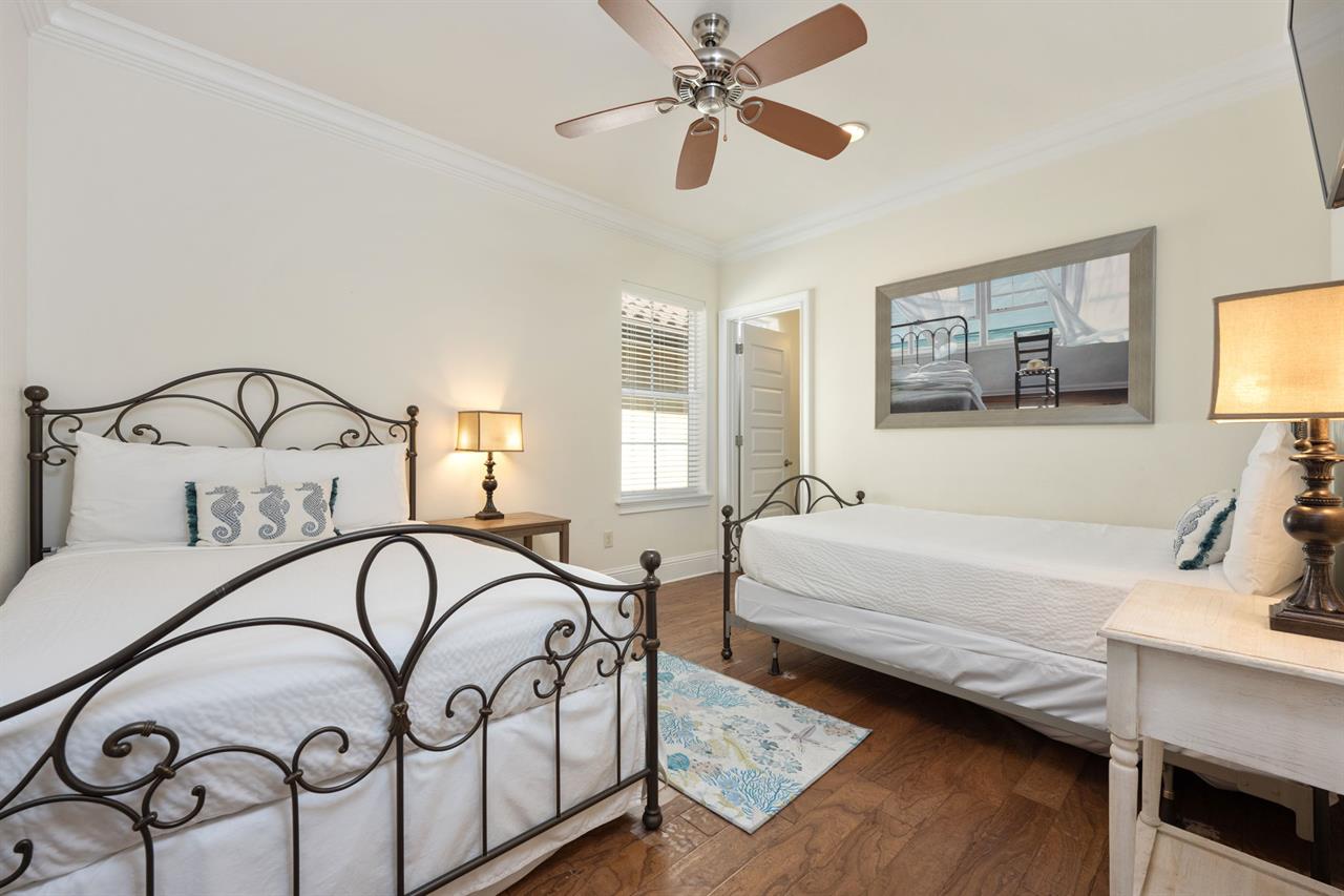 Guest bedroom 2