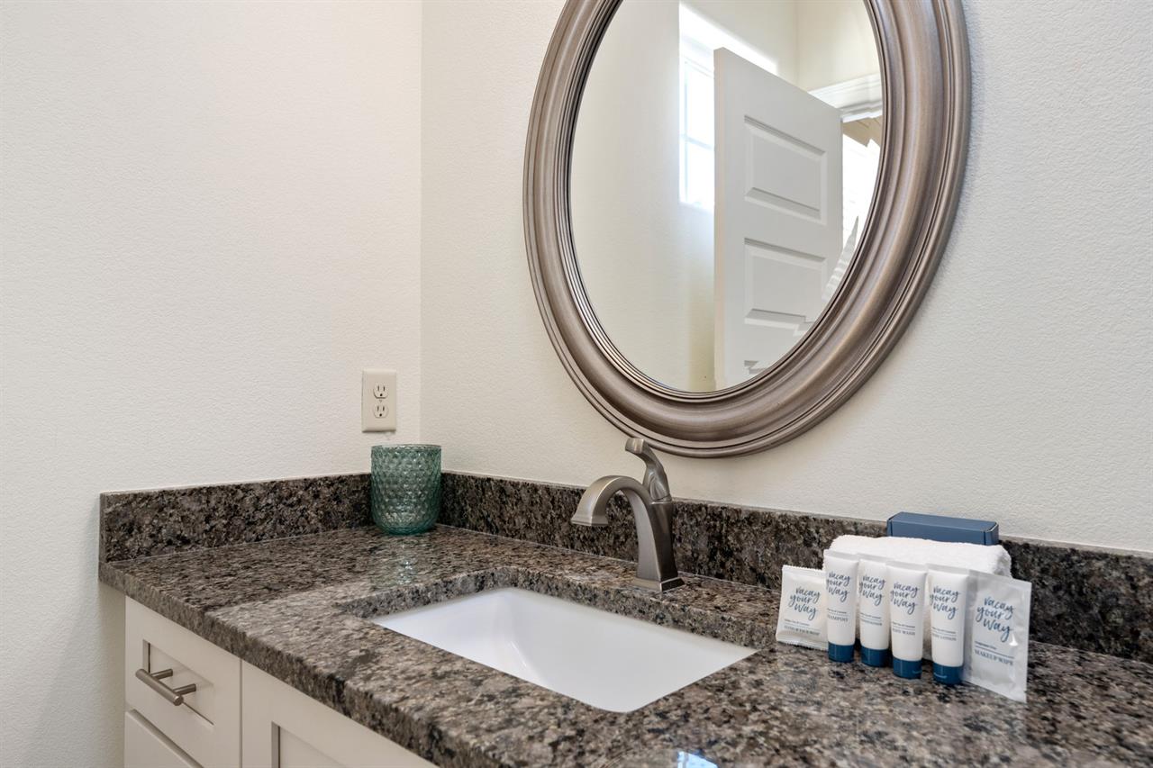 Guest bathroom 2