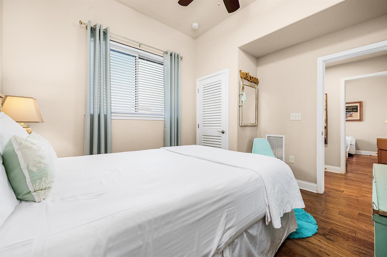 Guest bedroom 1
