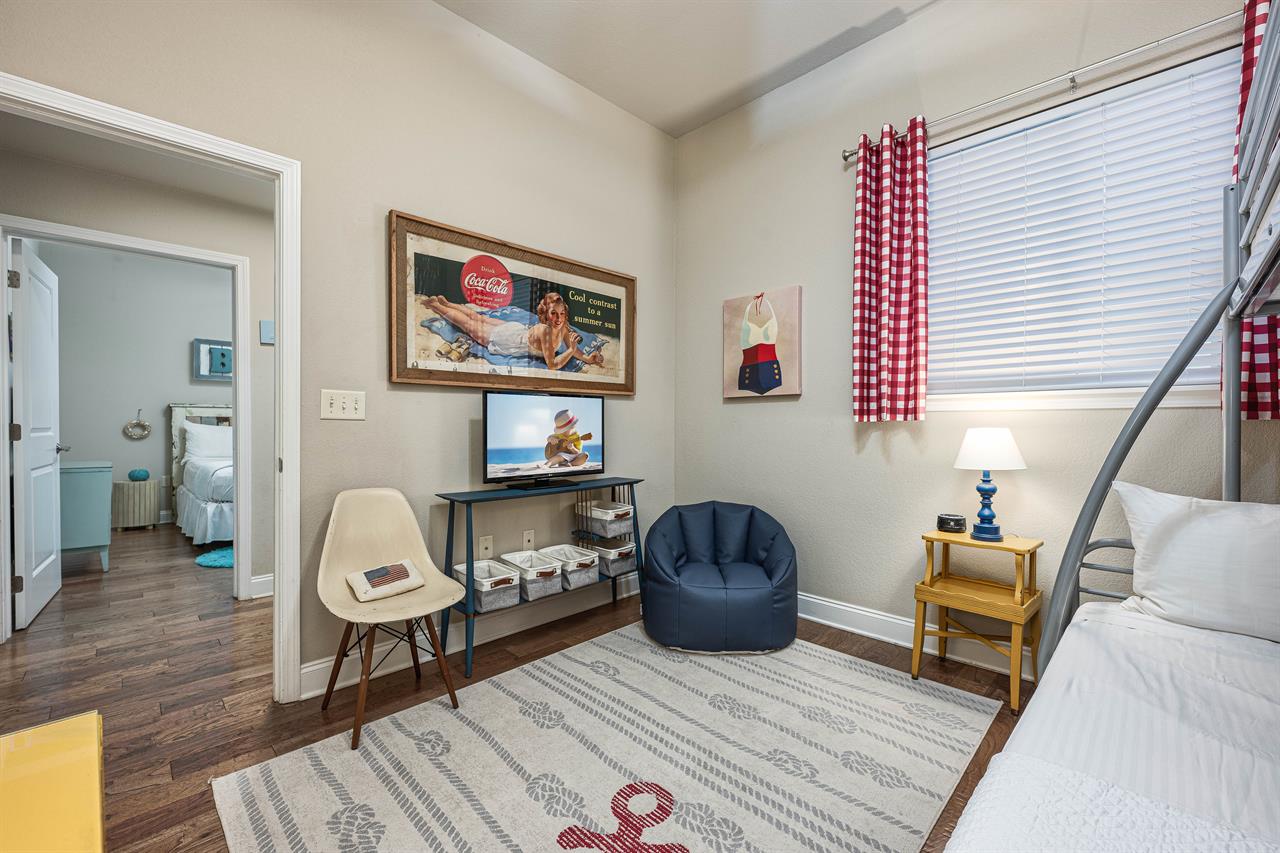 Guest bedroom 2