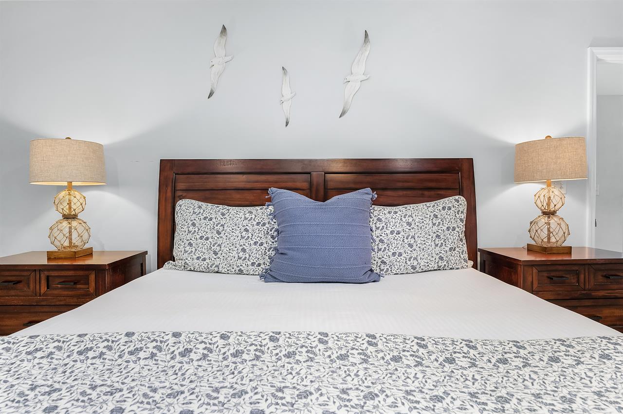 Guest bedroom