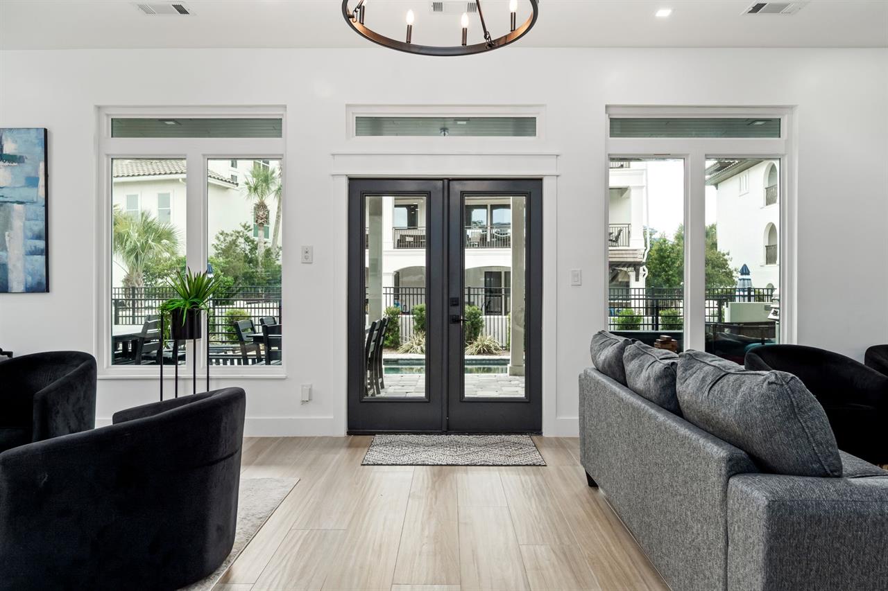 Living areaEntry to pool area